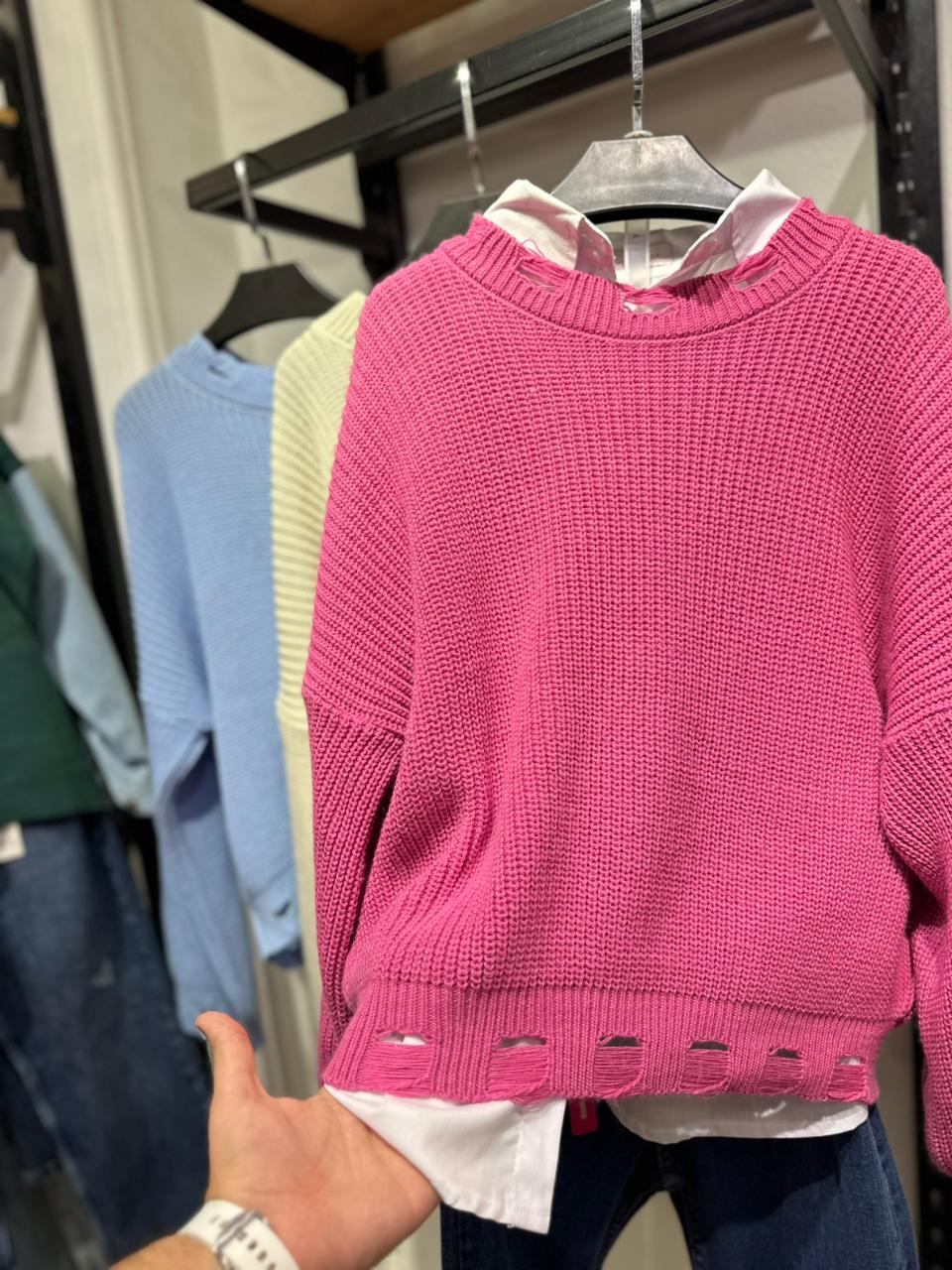 "Cutaway Edge Pullover"